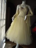 サロン　ST-32　クリーム　USサイズ4