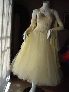 サロン　ST-32　クリーム　USサイズ4